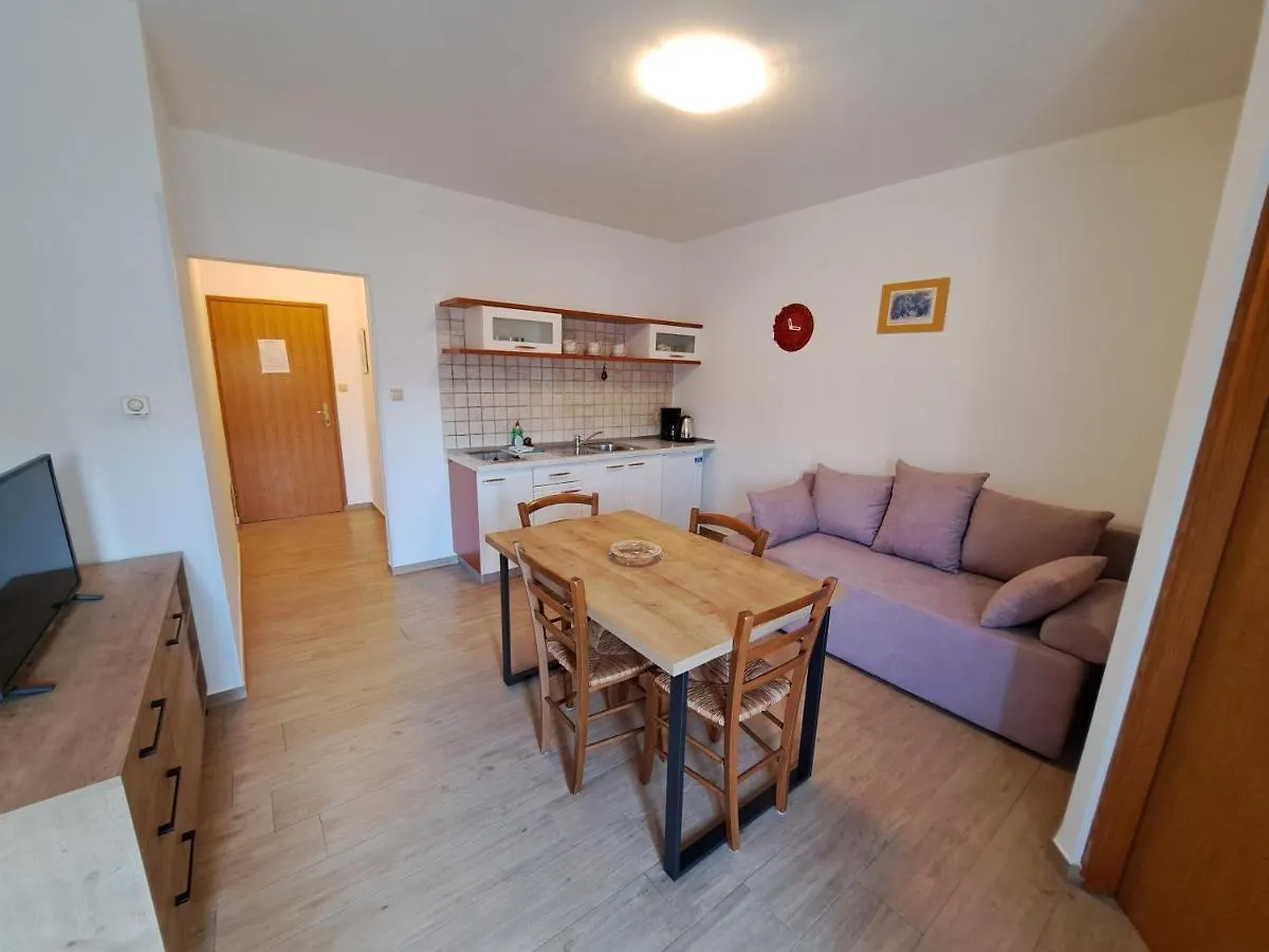 Apartments Leticia Baška 0*,  Chorvatsko