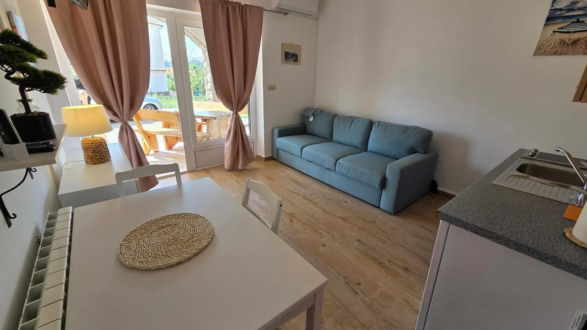 Apartments Leticia Baška