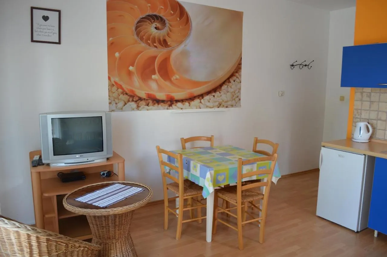 Apartments Leticia Baška