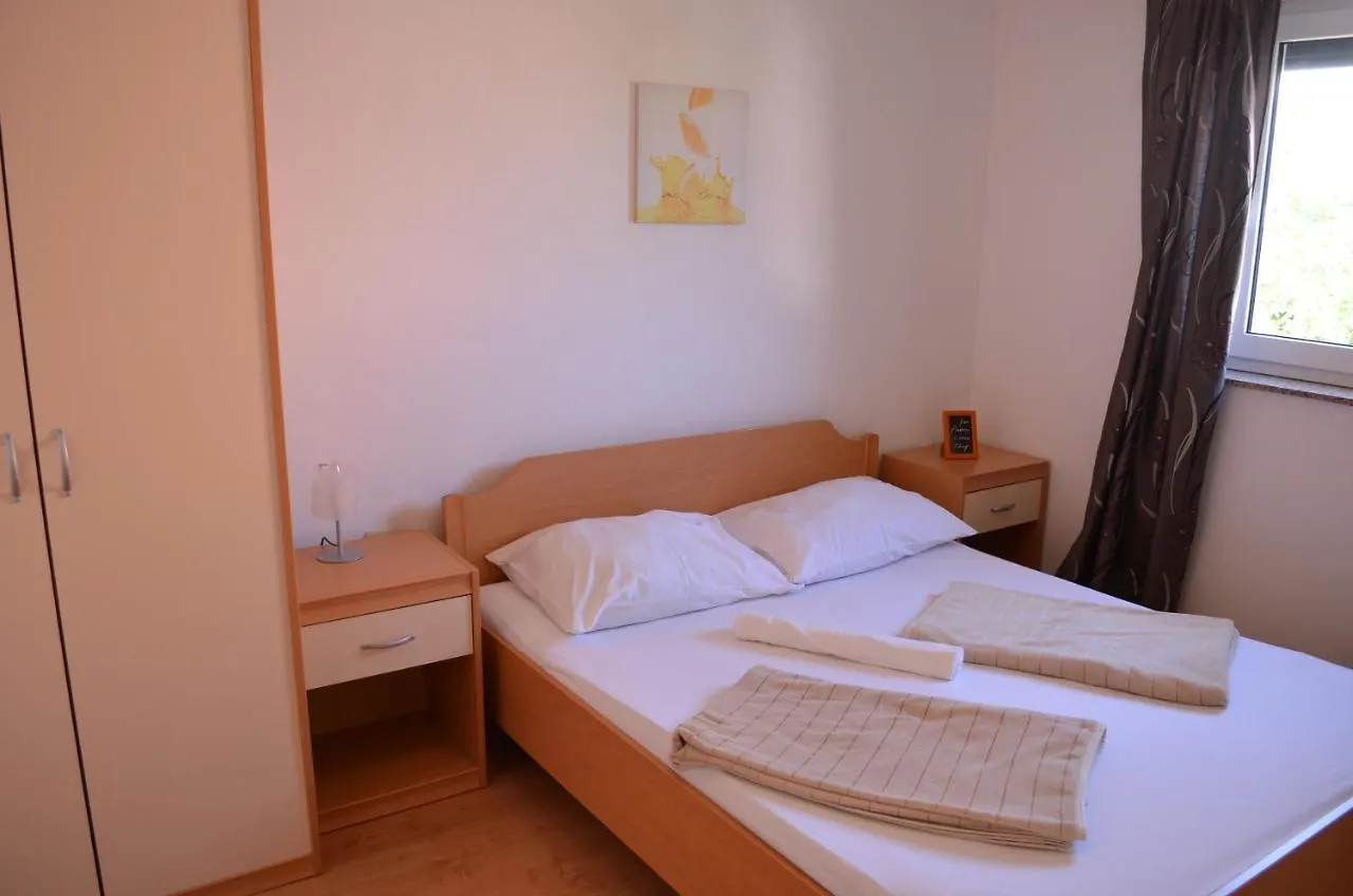 Apartments Leticia Baška