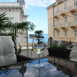 hotellátogatás