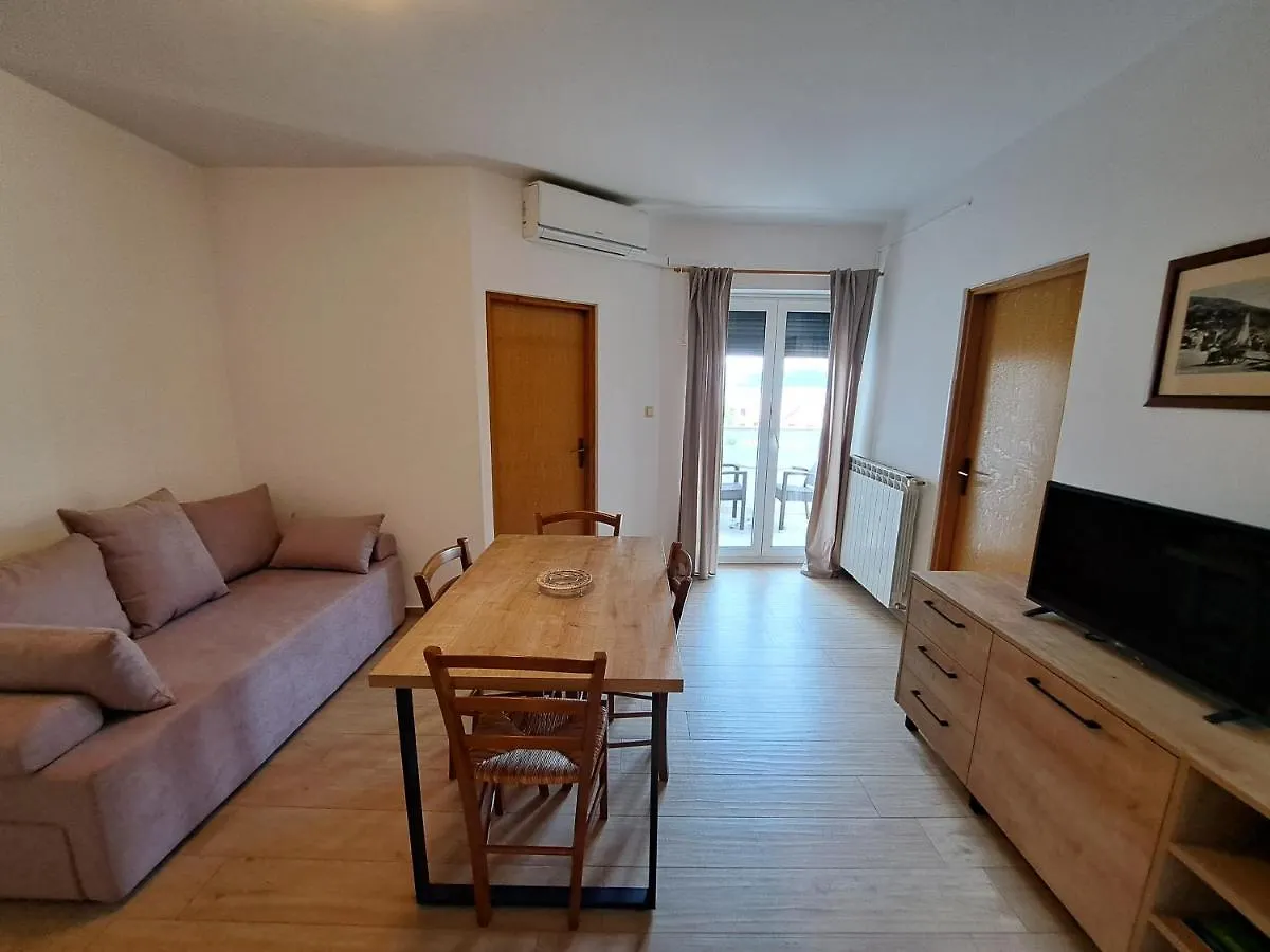 Apartments Leticia Baska