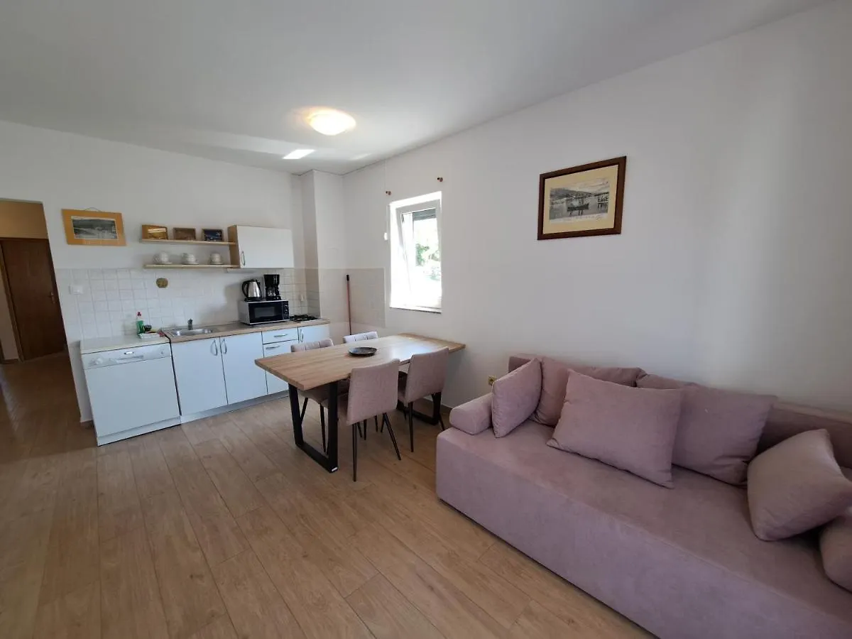 Apartments Leticia Baska