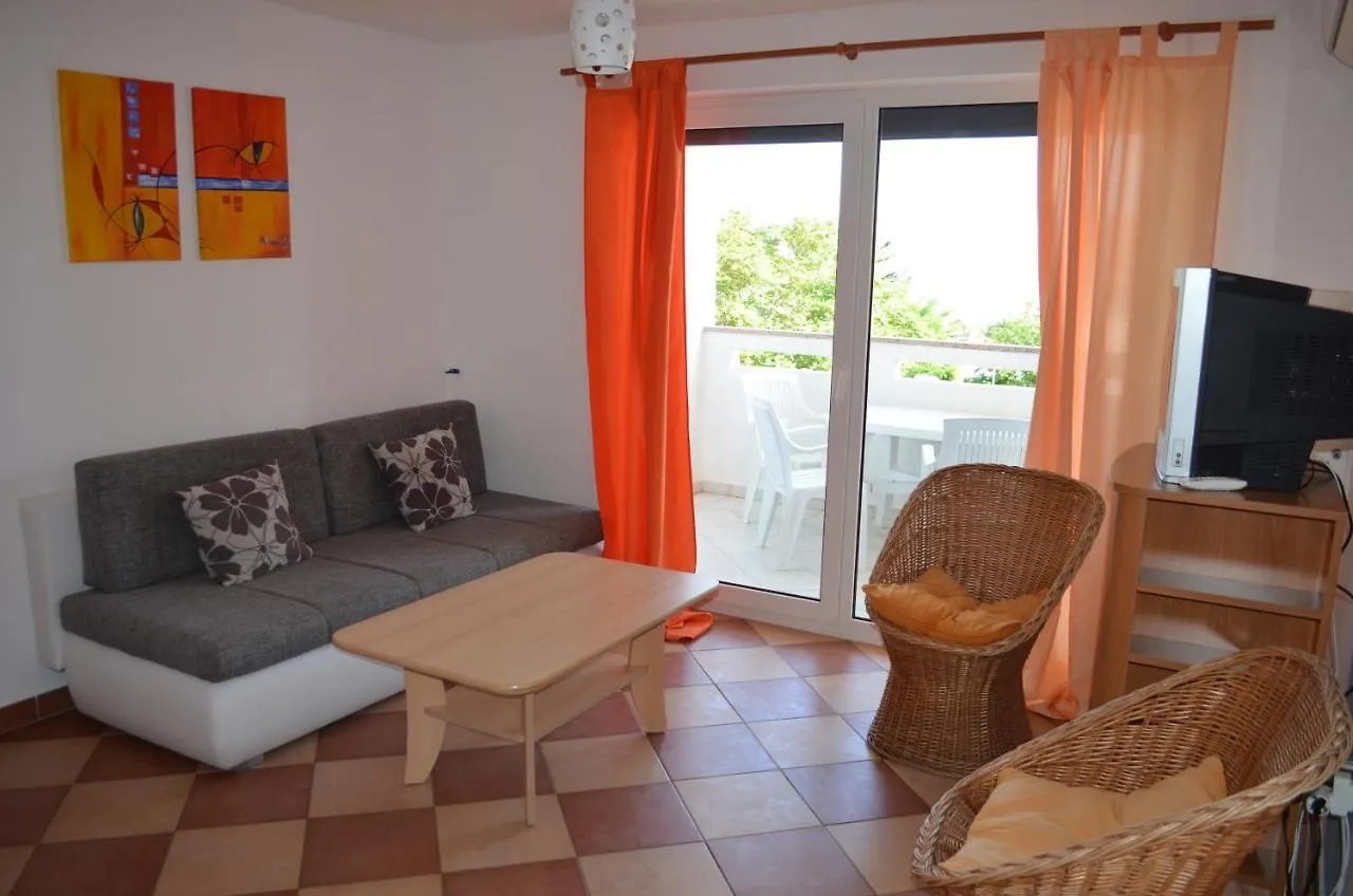 Apartments Leticia Baska  0*, Baska (Krk)
